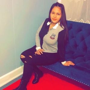 Meet your Posher, Rojas